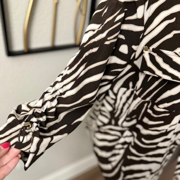 ZENERGY by CHICO'S Neema Zebra Print Jacket - Picture 4 of 15